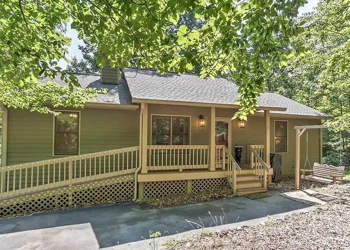 Cozy Retreat With Fireplace, Netflix & Easy Ramp Access - Deer View Retreat