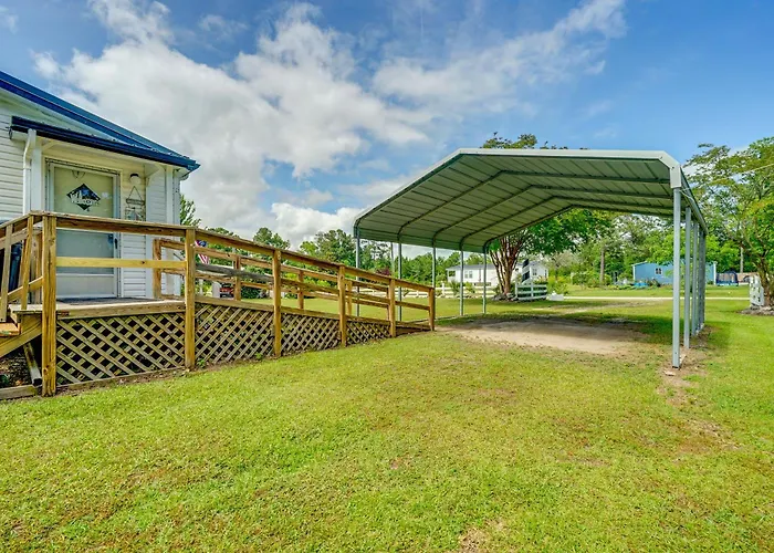 Secluded Hampstead Vacation Rental With Deck!