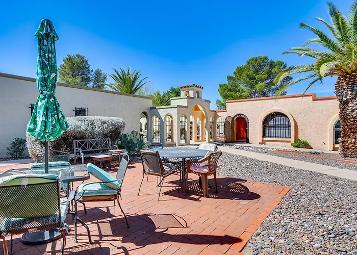 Charming Green Valley Townhome W/ Community Pool!