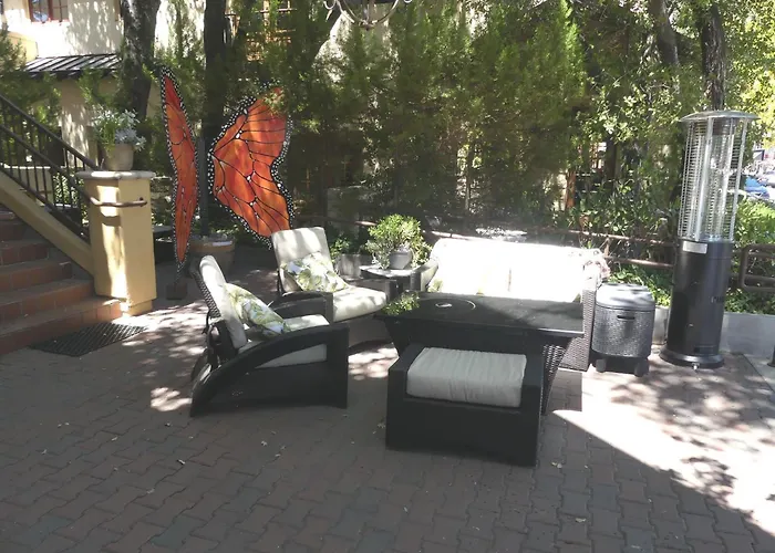 Romantic Downtown Paso Retreat Walk To Wine & Dining