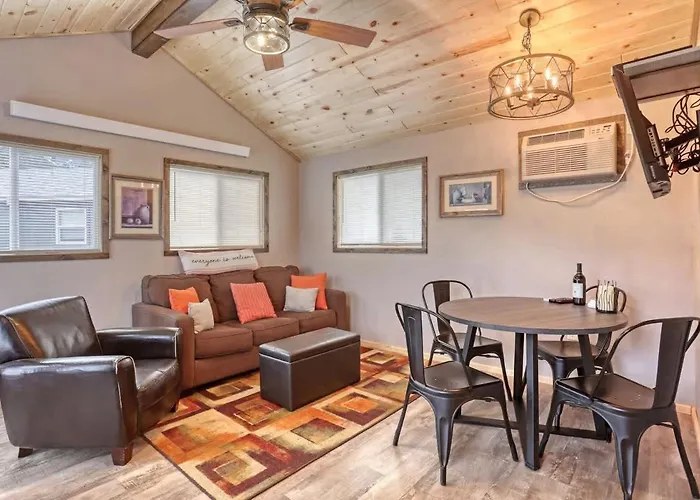 Rustic Getaway In The Woods