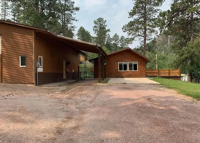 Rock Lodge Complete With Covered Parking
