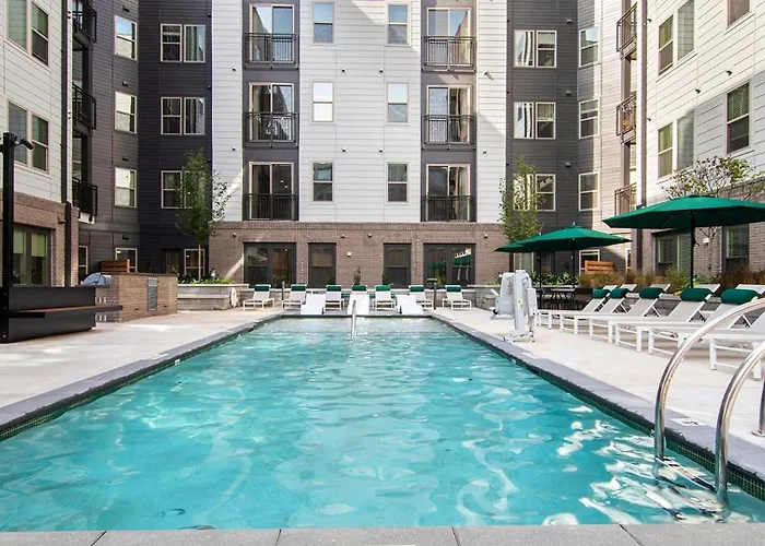 Landing Amazing Studio Yoga Studio Pool