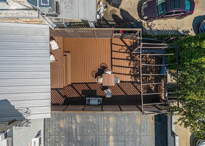 New Love Mi Getaway Loft With Deck On Washington Ave 110