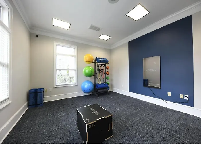 Landing Chic 1Bd Clubhouse Game Room