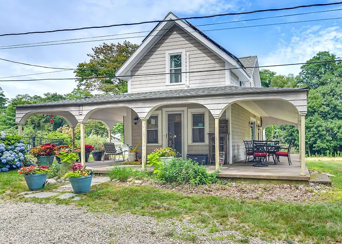 Private Heated Pool: Family Cottage In Plymouth!
