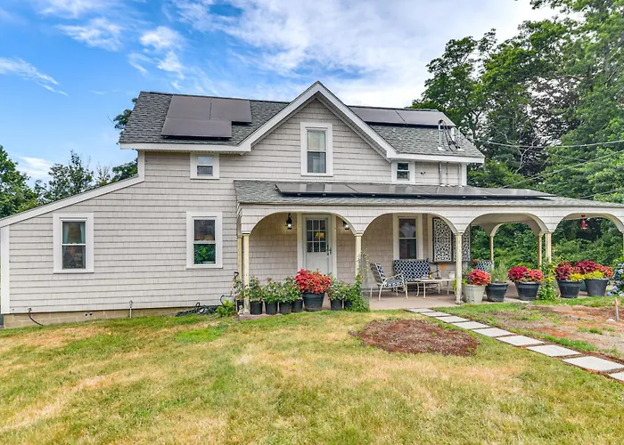 Private Heated Pool: Family Cottage In Plymouth!