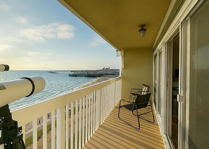 Ocean Haven Beachfront Getaway By Redondo Pier