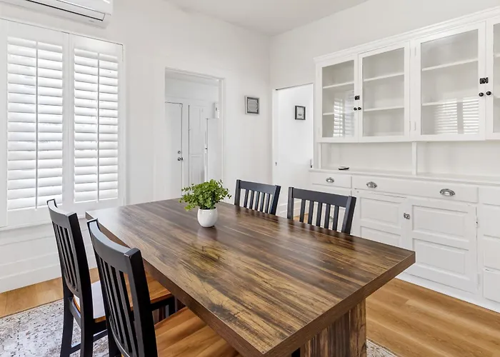 Adorable Pasadena Bungalow