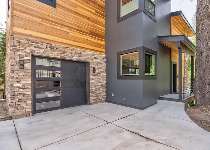 Mariposa Grove Creekside Retreat - To Be Featured On Staycation On The Destination Channel In 2026!