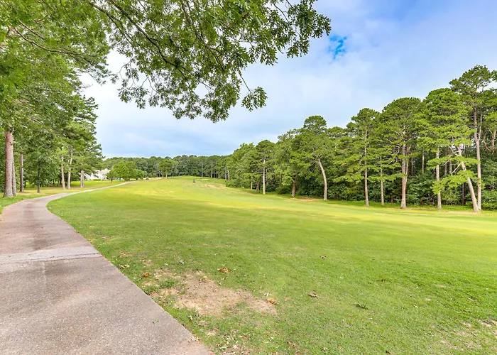 Fairfield Bay Home On Golf Course W/ Fenced Yard!