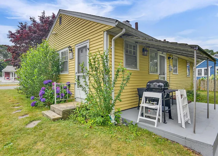 < 2 Mi To Beach: Cozy Cottage W/ Patio On Cape Cod