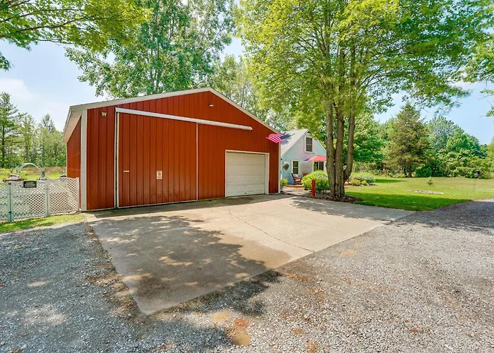 Quiet Country Studio Between Saugatuck & Holland!