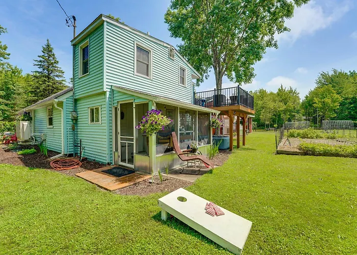 Quiet Country Studio Between Saugatuck & Holland!
