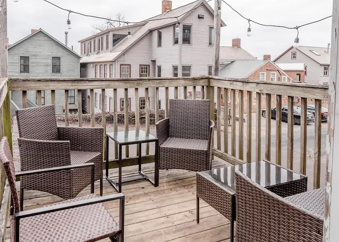 Downtown Lakefront Hideaway