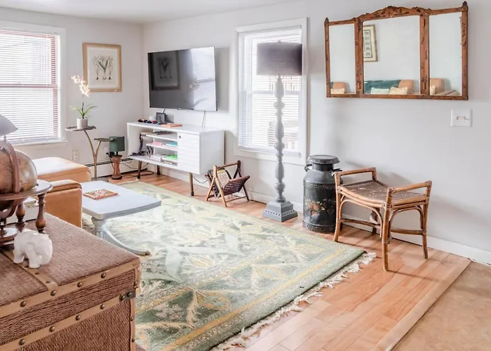 Downtown Lakefront Hideaway