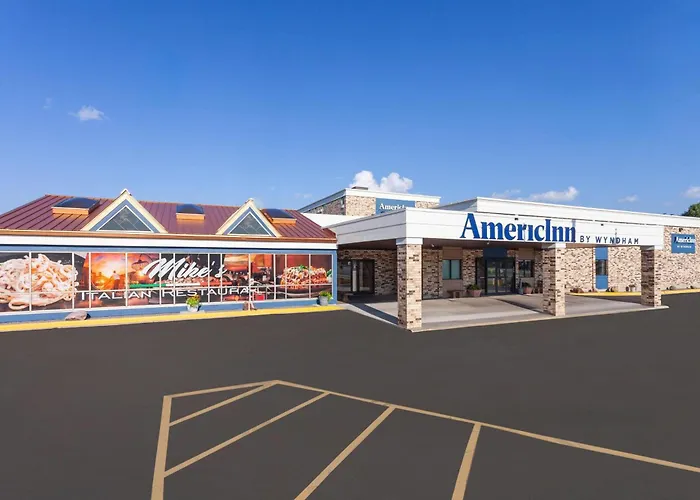 Americinn & Suites By Wyndham Baraboo Event Center