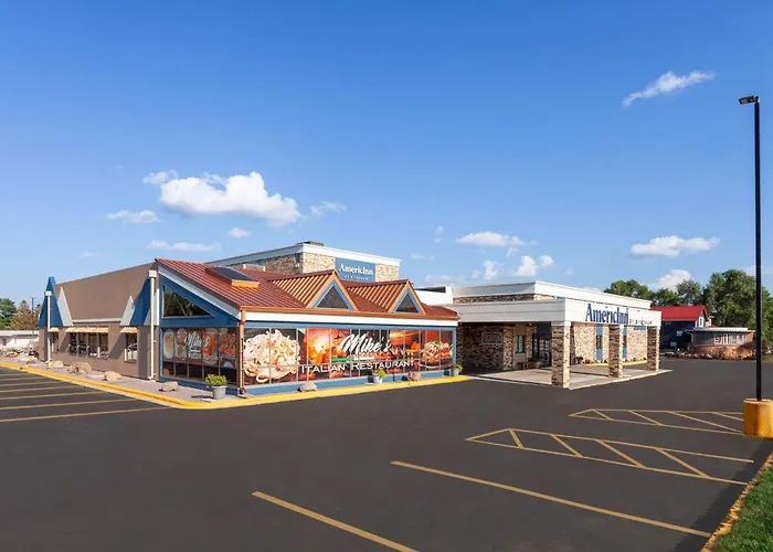 Americinn & Suites By Wyndham Baraboo Event Center