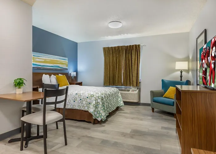 Hometowne Studios & Suites By Red Roof Greensboro