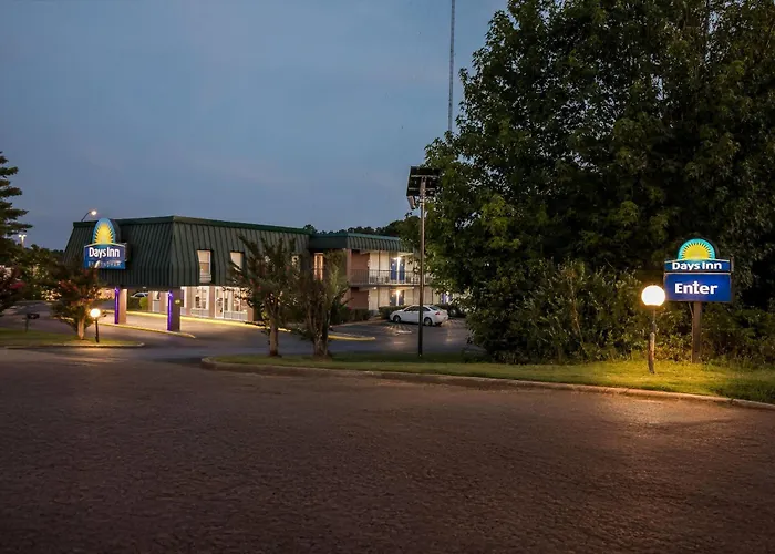 Days Inn By Wyndham Seneca-Clemson