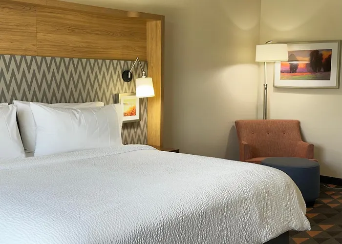 Holiday Inn & Suites - Fayetteville W-Fort Bragg Area By Ihg