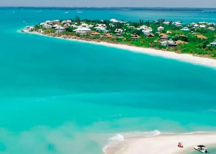 Luxury Beach Condo Located On The Bay In A Tropical Oasis!!!