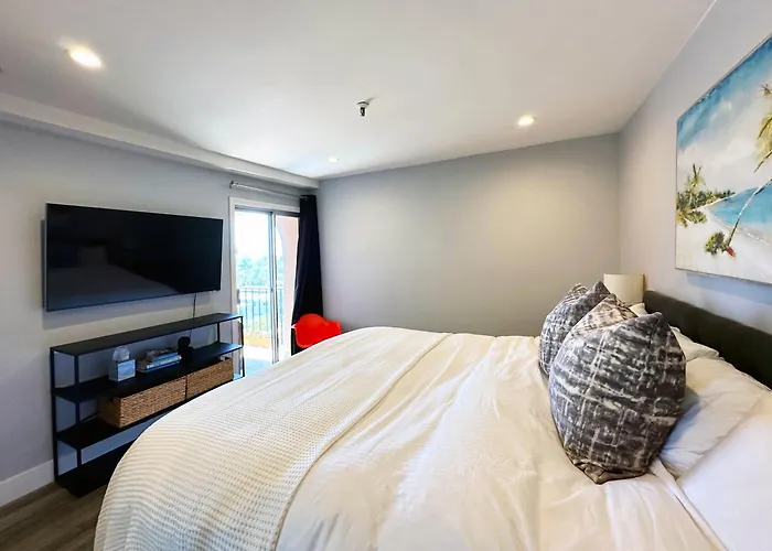 2 Bed 2 Bath Penthouse Condo With Ac And Ocean Views