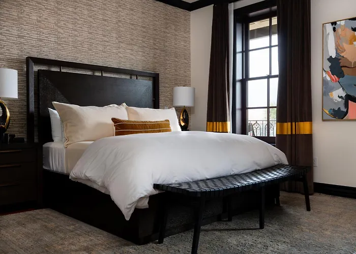 Emigrant Boutique Hotel