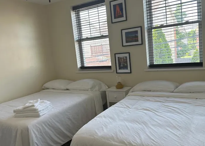 Historic Carriage House Near Attractions