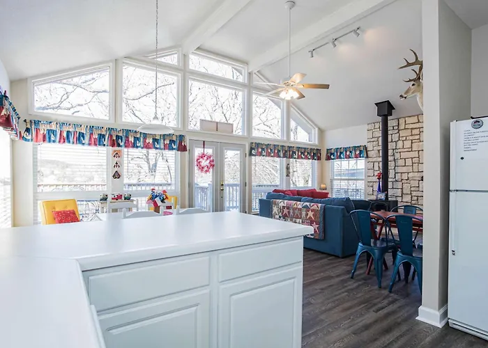 Pet Friendly Retreat On Lake Lbj