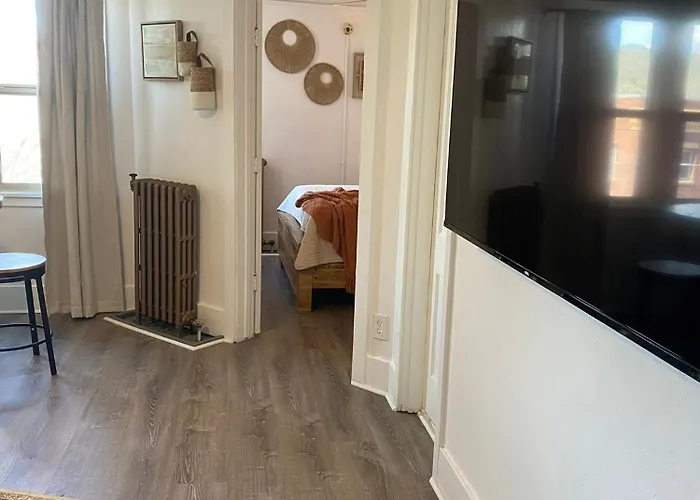 The George 316 An Art Deco Escape