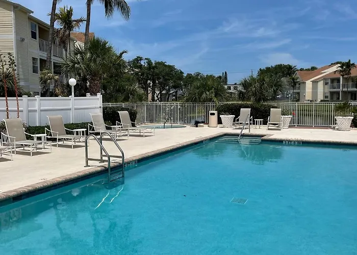 Relaxing Condo With Heated Pool