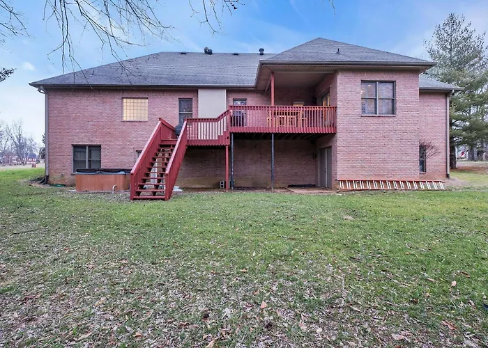 Lakefront | Hottub | Dock | 4Bd4.5Ba | Freeparking