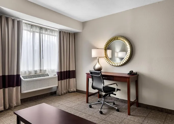 Comfort Inn & Suites North East