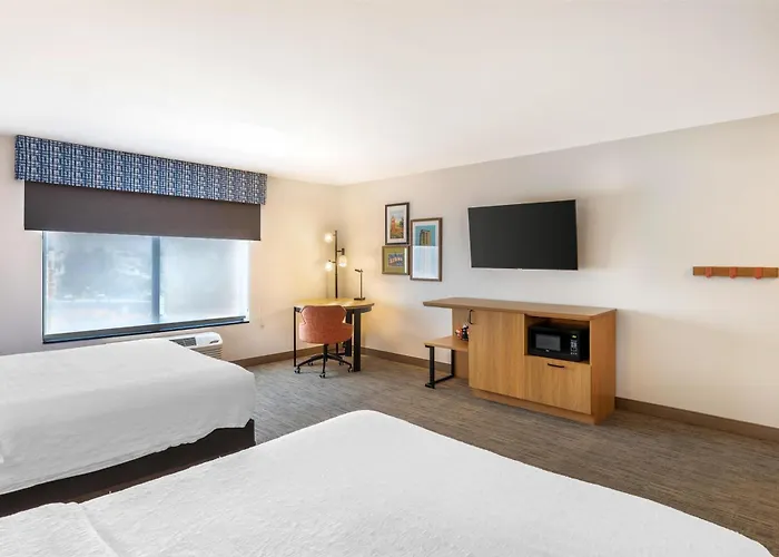 Hampton Inn & Suites Moreno Valley