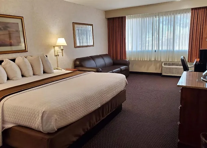 Americinn By Wyndham Watertown