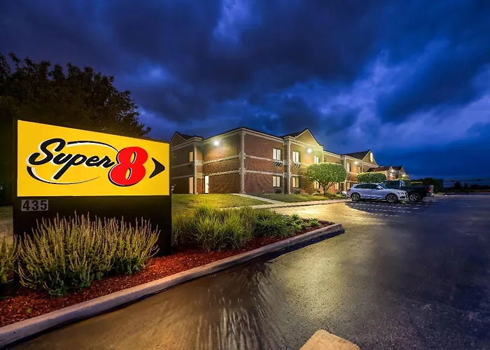 Super 8 By Wyndham Elgin