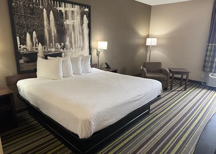 Harmony Hotel, Hernando