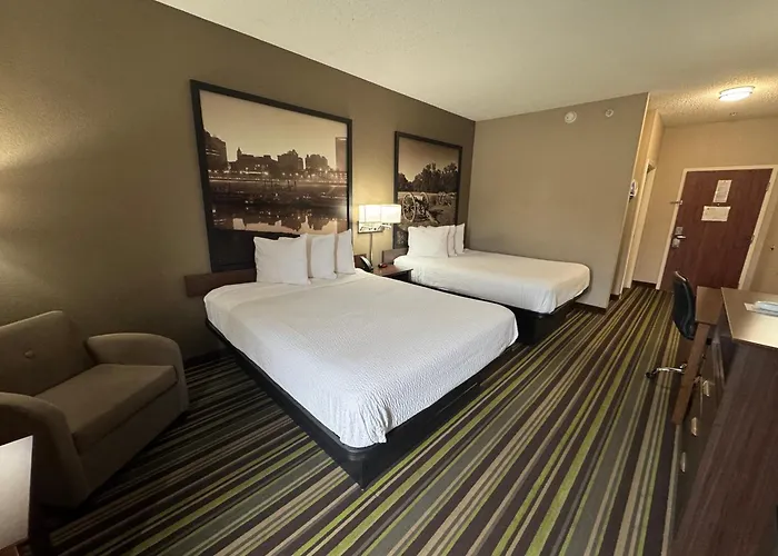 Harmony Hotel, Hernando