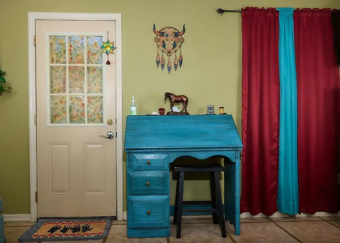 Pleasant Days Lodging Southwest Cottage