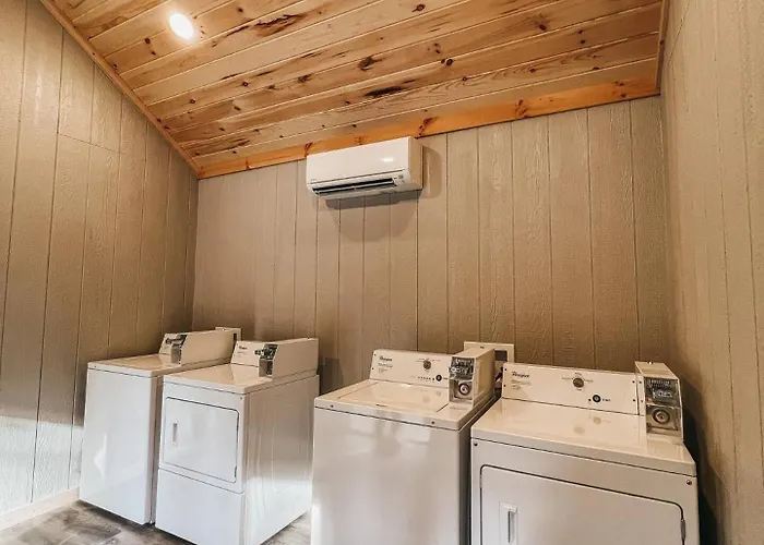 Cabin #9 One Bedroom With Kitchenette