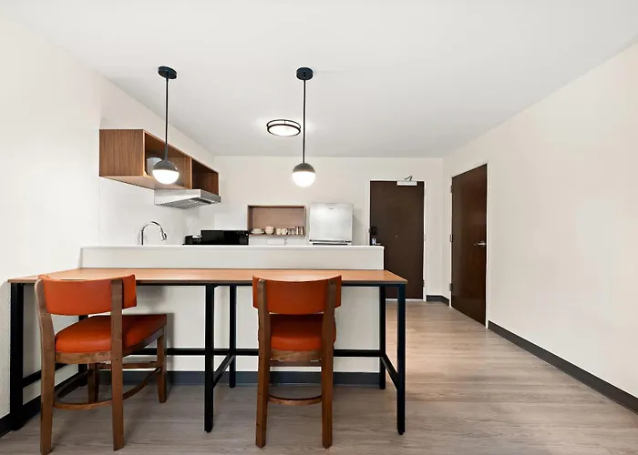 Everhome Suites Huntsville - Research Park