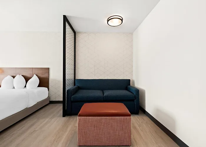 Everhome Suites Huntsville - Research Park