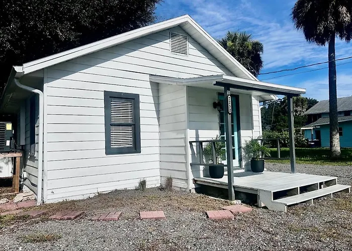 The White House At Weeki Wachee
