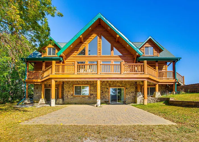 Secluded Iowa Home Near Hiking & Fishing!