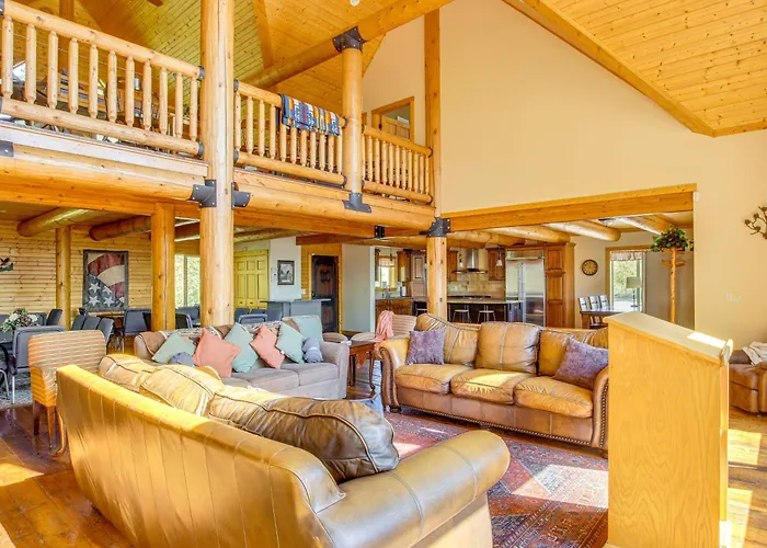 Secluded Iowa Home Near Hiking & Fishing!