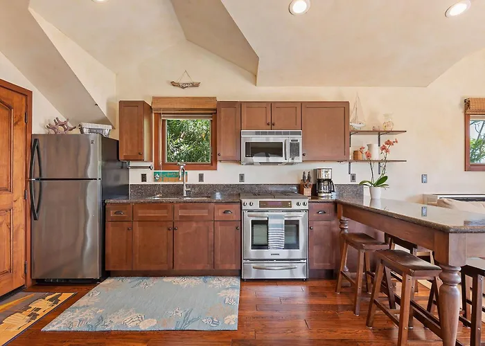 Blue Ocean View Retreat - Minutes To Beach