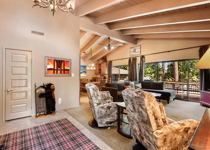 Waters Edge Oasis - Shared Pool & Pier Access