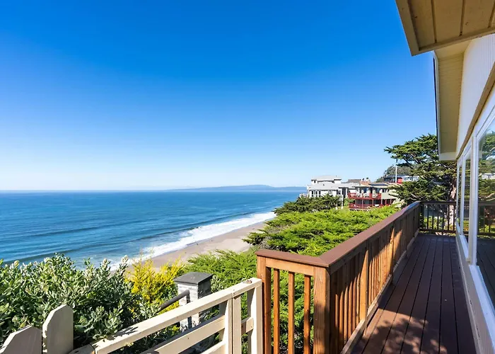 Stunning Coastal Cottage With Views Of Monterey Bay