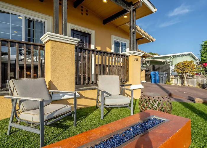 Fully Updated 3 Bdr Seaside Home Minutes To Beach